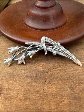 Vintage Silver-tone  Floral Branch Brooch - Silver Women's Accessory